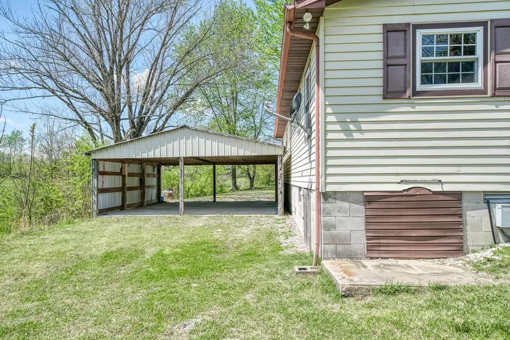 9176 Roberts Road Silver Point TN 38582