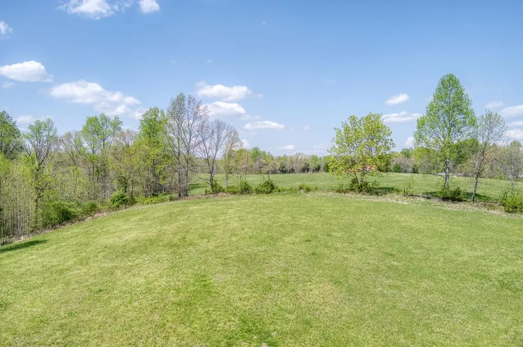 9176 Roberts Road Silver Point TN 38582