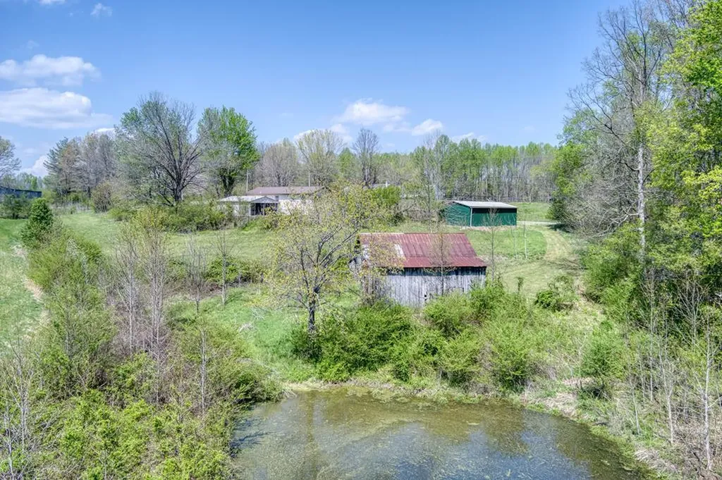 9176 Roberts Road Silver Point TN 38582