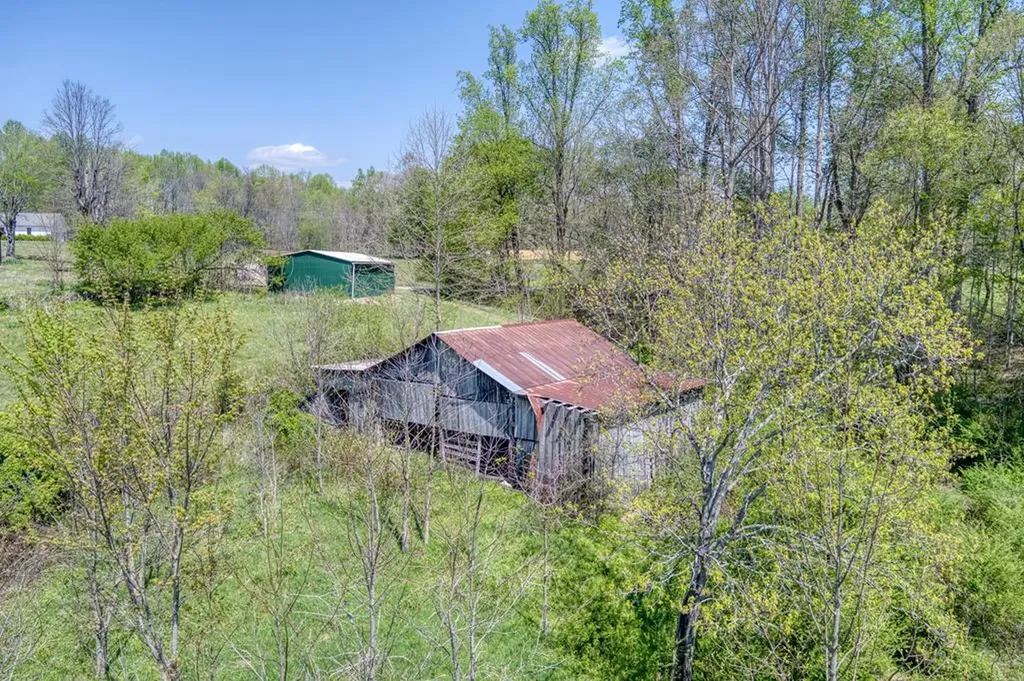 9176 Roberts Road Silver Point TN 38582