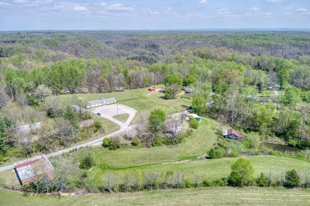 9176 Roberts Road Silver Point TN 38582