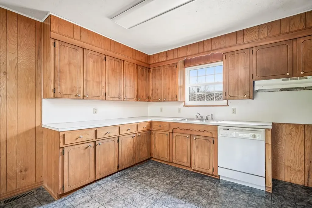 9176 Roberts Road Silver Point TN 38582