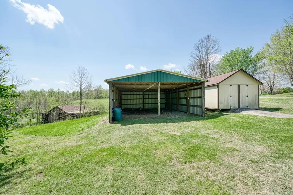 9176 Roberts Road Silver Point TN 38582