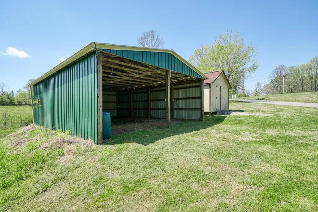 9176 Roberts Road Silver Point TN 38582