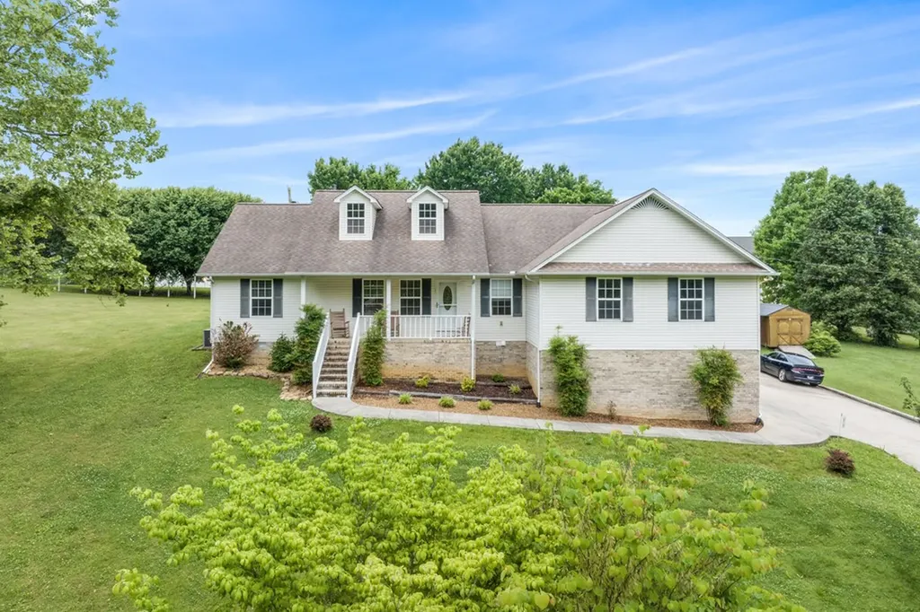 210 E Howard Road Livingston TN 38570