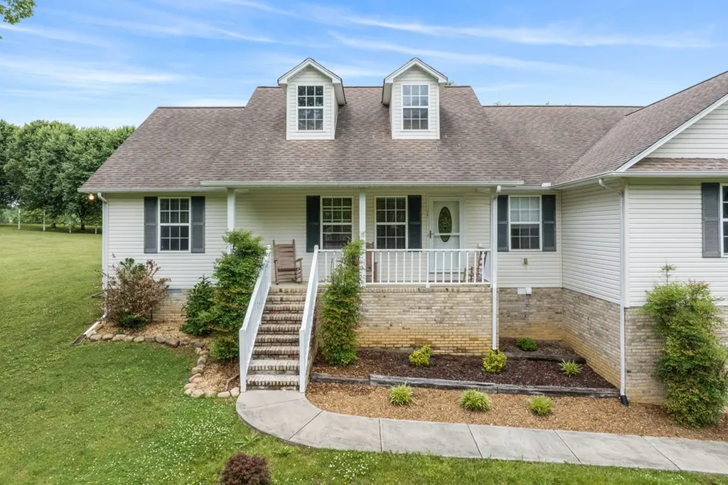 210 E Howard Road Livingston TN 38570