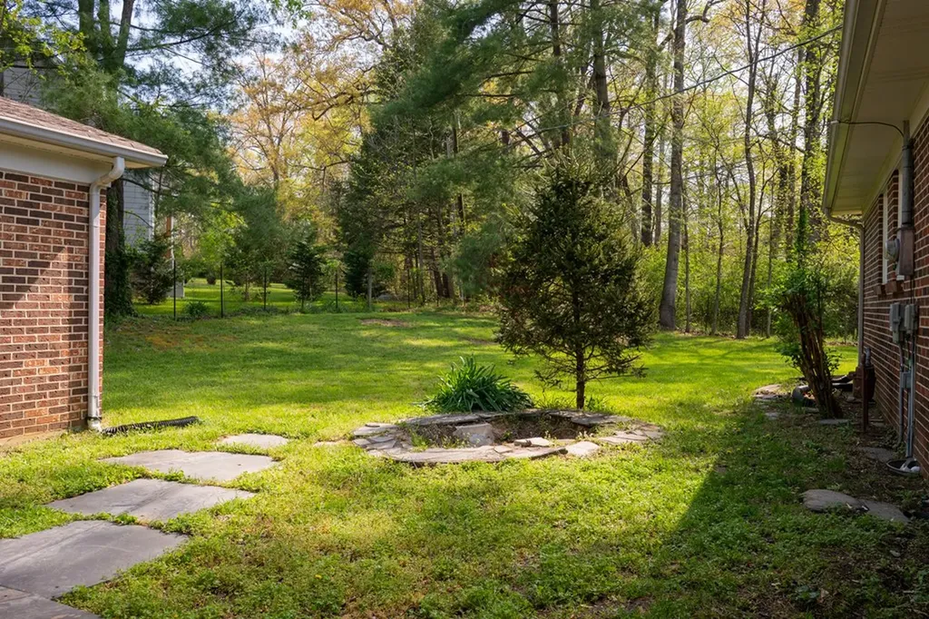 1203 W White Oak Drive Cookeville TN 38501