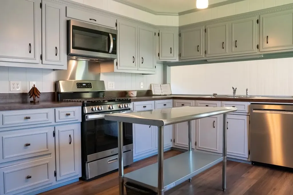 1203 W White Oak Drive Cookeville TN 38501