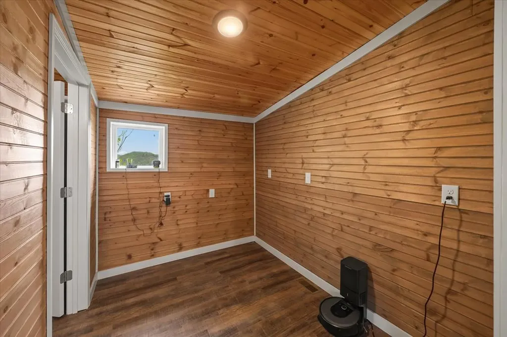 555 Gentry Lane Celina TN 38551