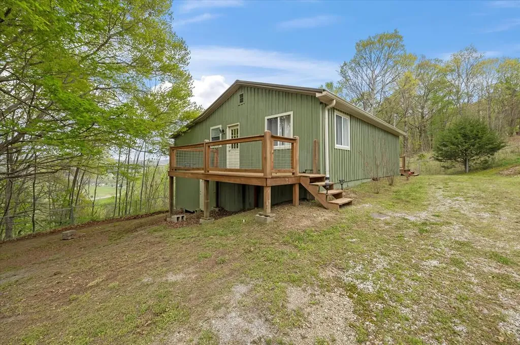 555 Gentry Lane Celina TN 38551