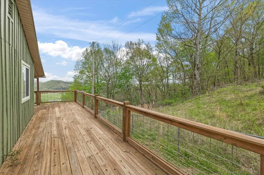 555 Gentry Lane Celina TN 38551