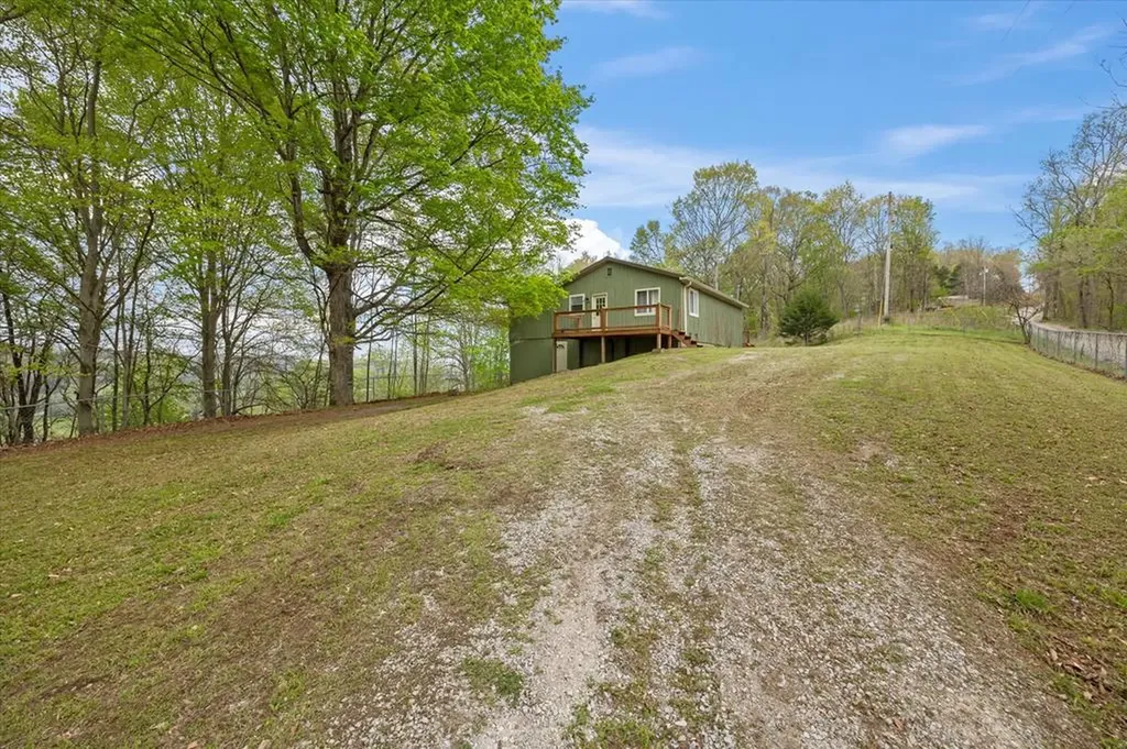 555 Gentry Lane Celina TN 38551