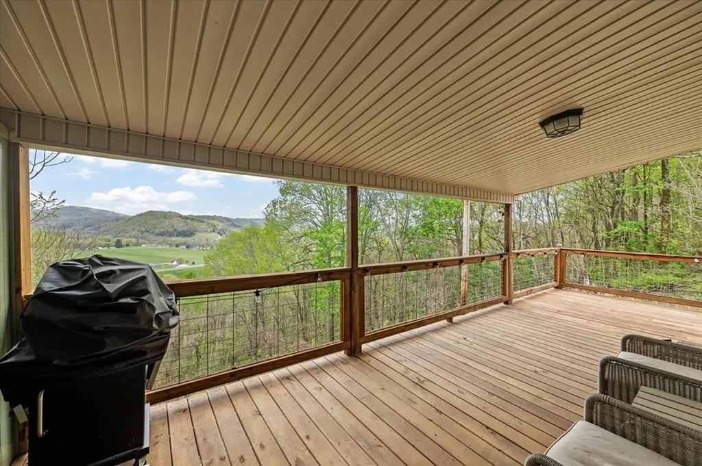 555 Gentry Lane Celina TN 38551