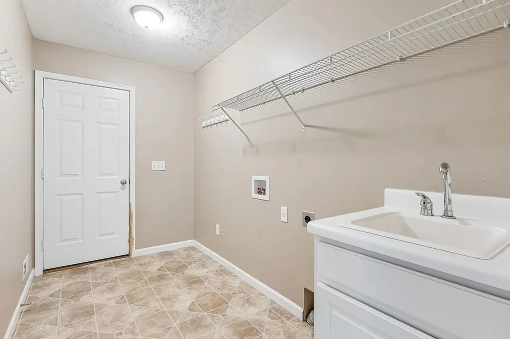 1986 Clemmons Road Cookeville TN 38501