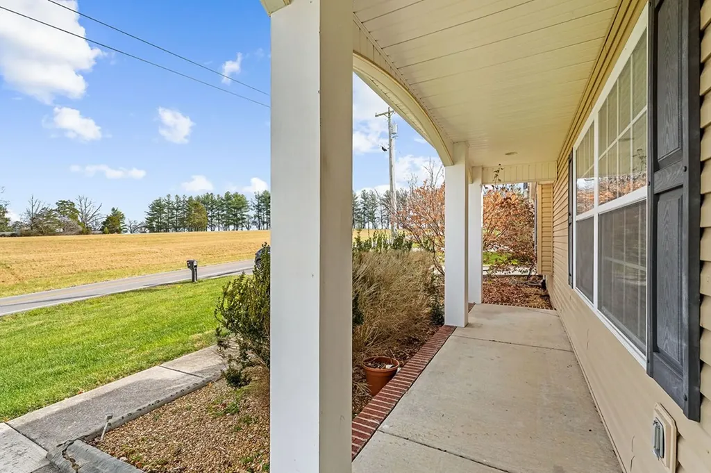 1986 Clemmons Road Cookeville TN 38501