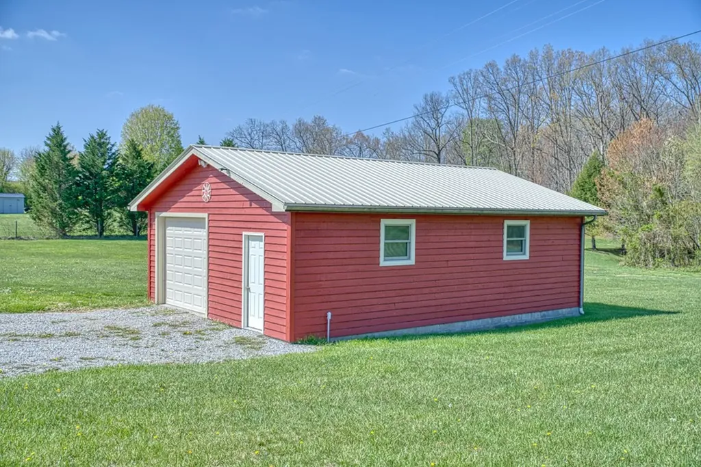 1133 Potato Farm Road Crossville TN 38571