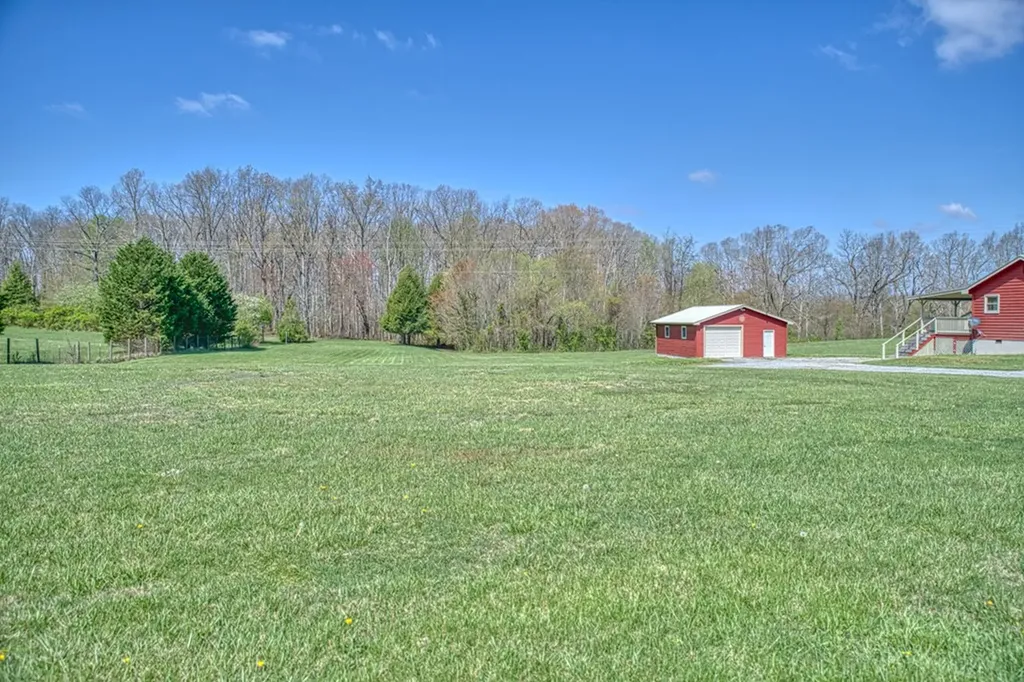 1133 Potato Farm Road Crossville TN 38571