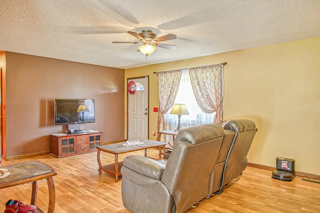 1133 Potato Farm Road Crossville TN 38571