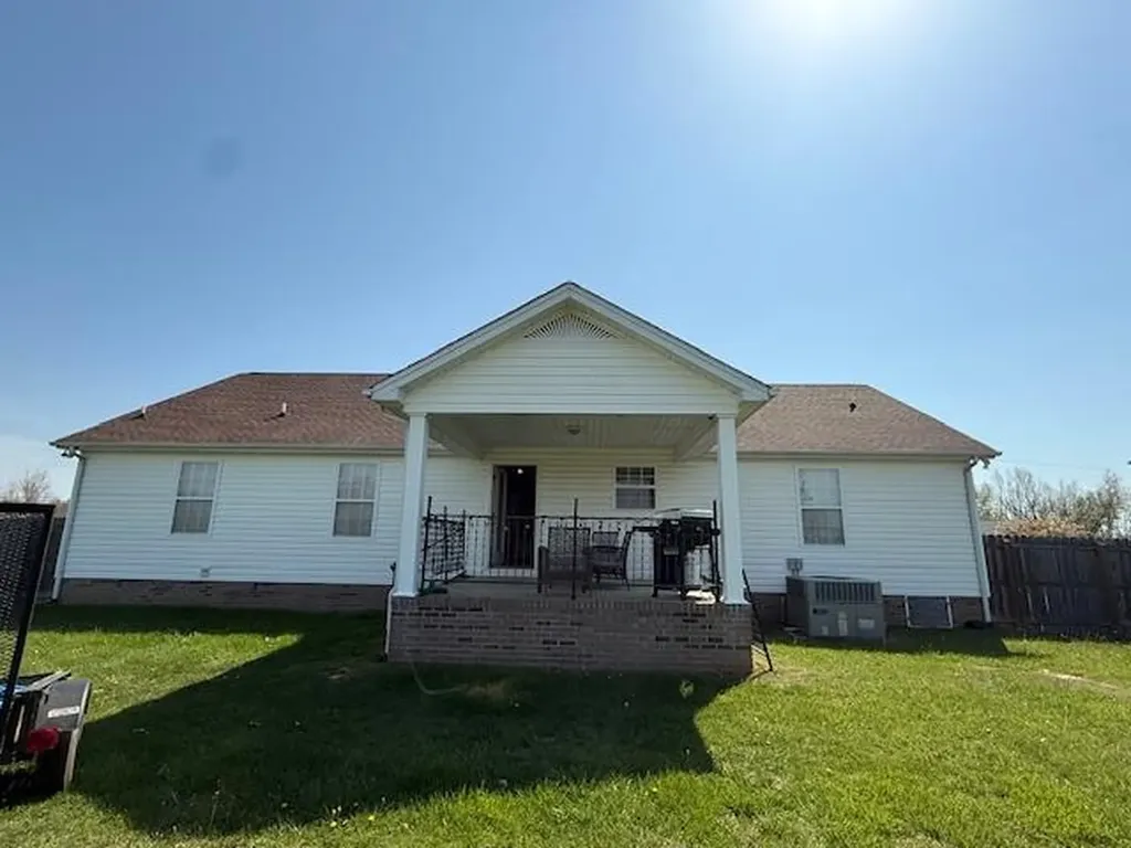 136 Prosperity Drive Baxter TN 38544