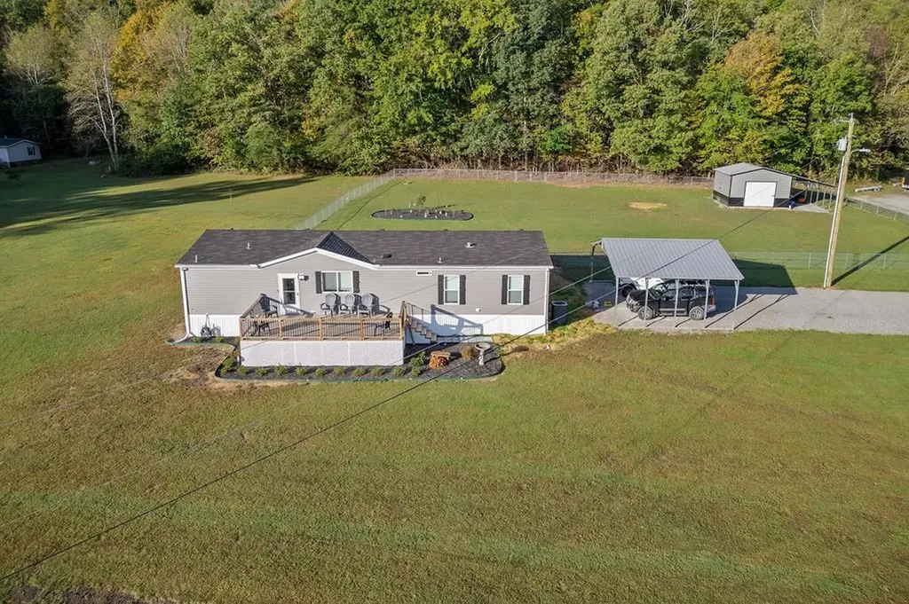 137 Music Barn Lane Monterey TN 38574