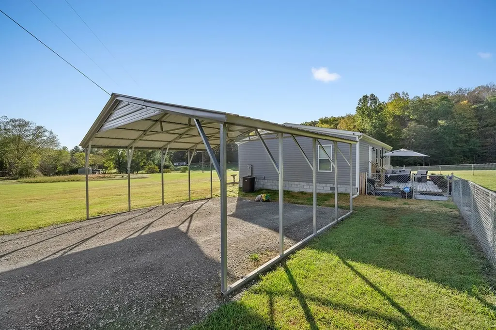 137 Music Barn Lane Monterey TN 38574