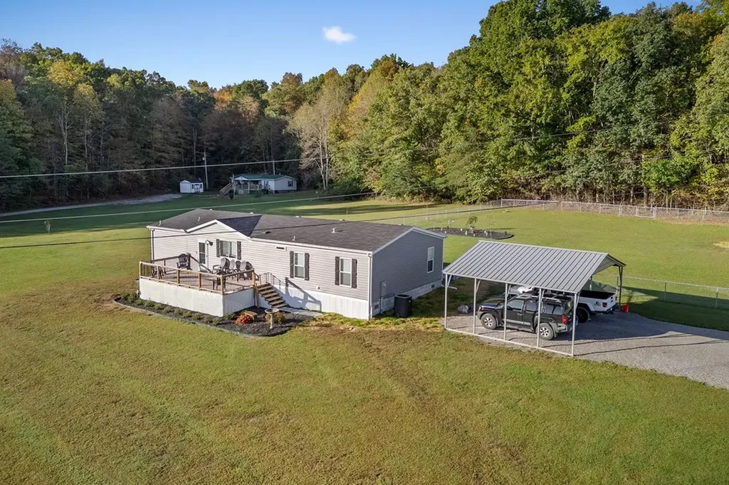 137 Music Barn Lane Monterey TN 38574