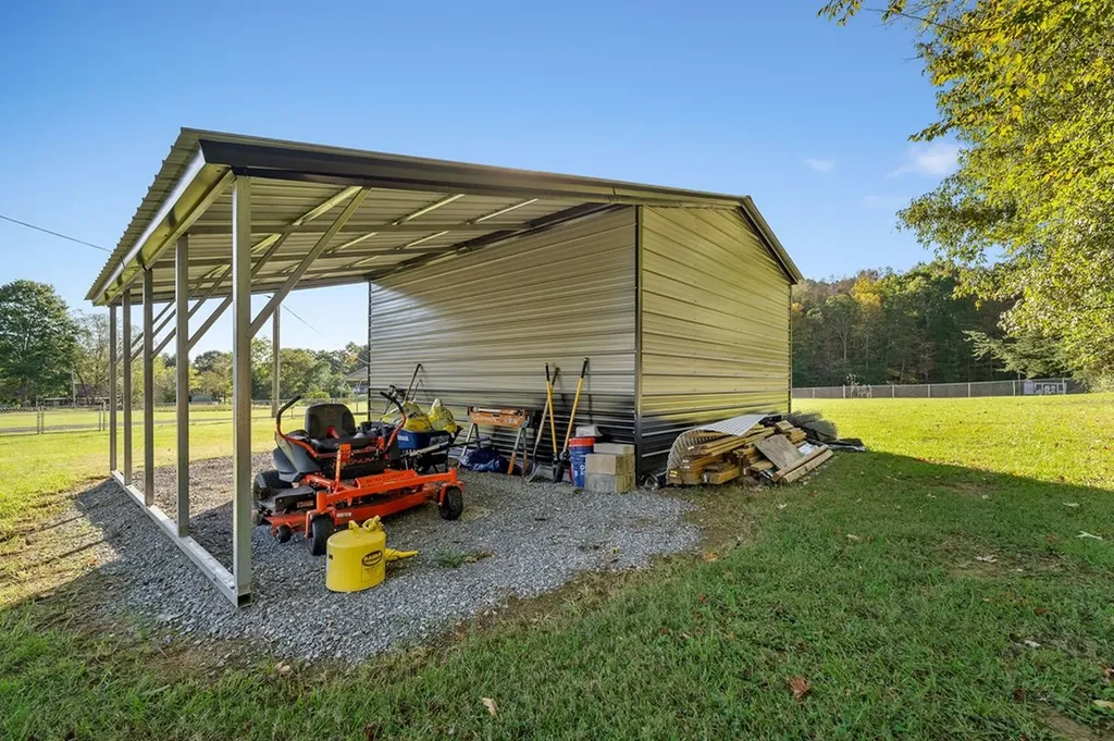 137 Music Barn Lane Monterey TN 38574