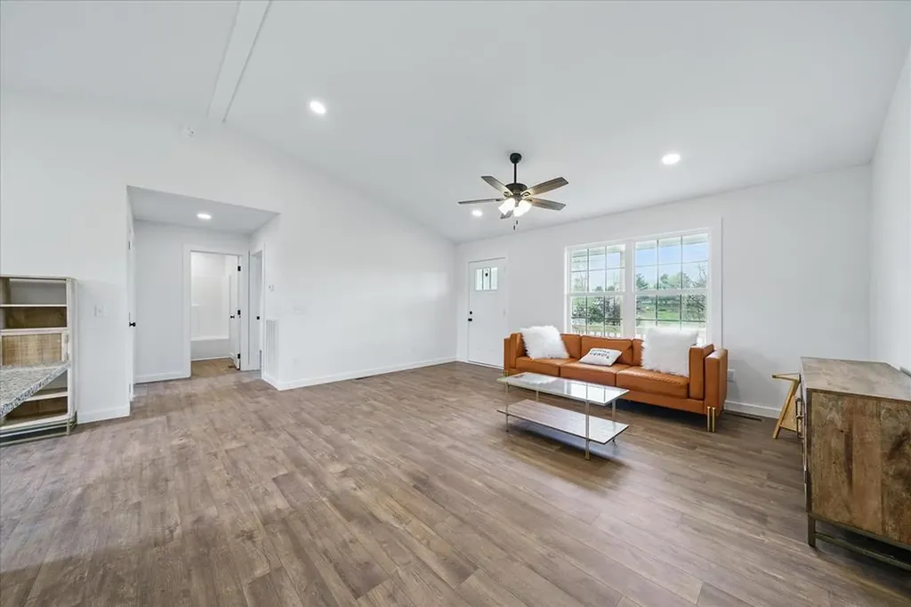 3320 Mcminnville Highway Sparta TN 38583