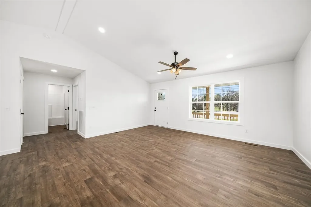 3320 Mcminnville Highway Sparta TN 38583