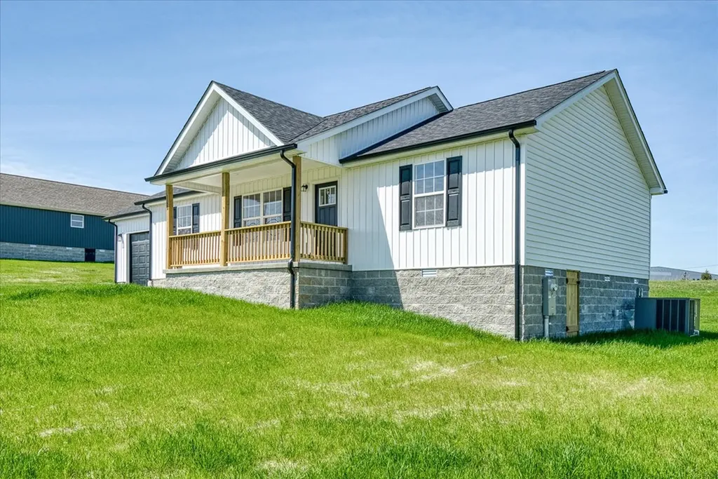 3320 Mcminnville Highway Sparta TN 38583