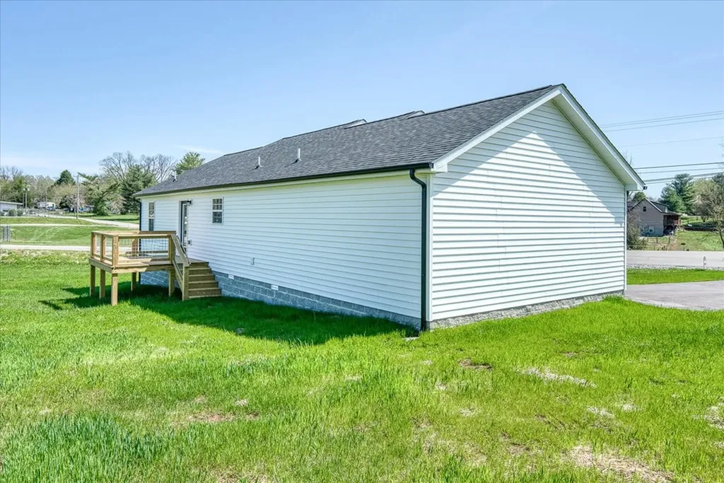 3320 Mcminnville Highway Sparta TN 38583