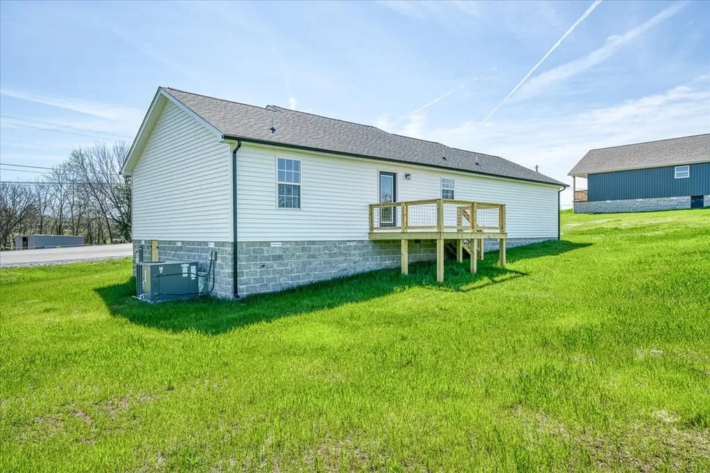 3320 Mcminnville Highway Sparta TN 38583