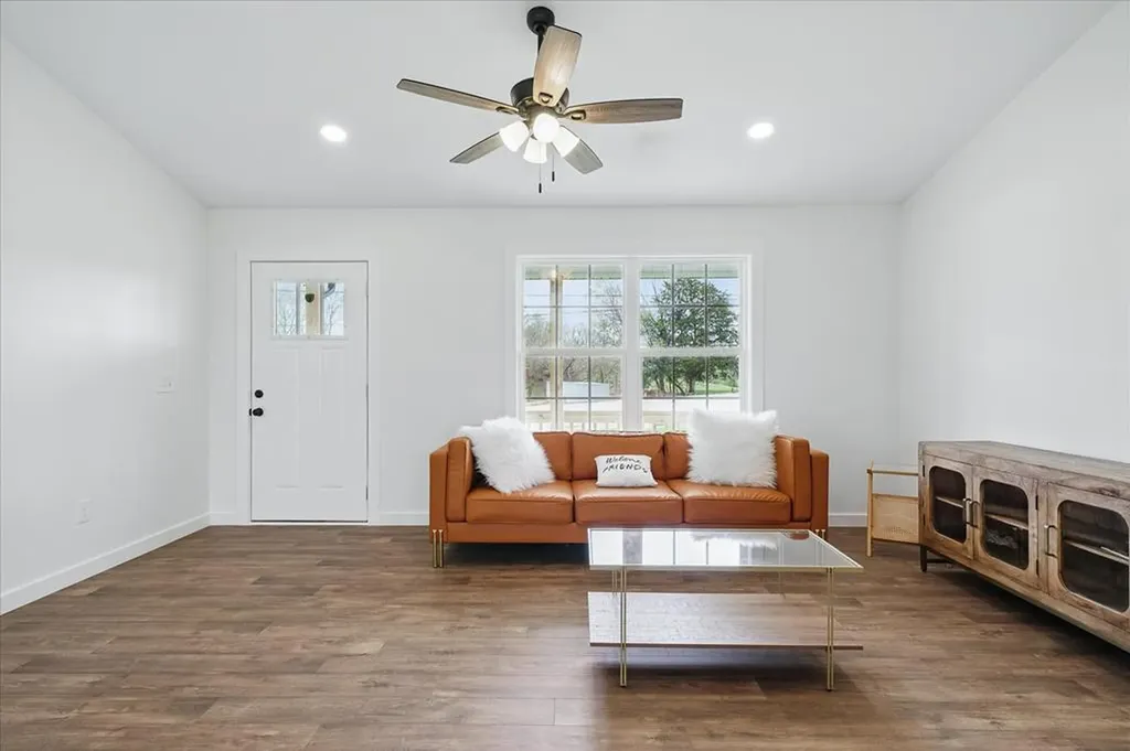 3320 Mcminnville Highway Sparta TN 38583