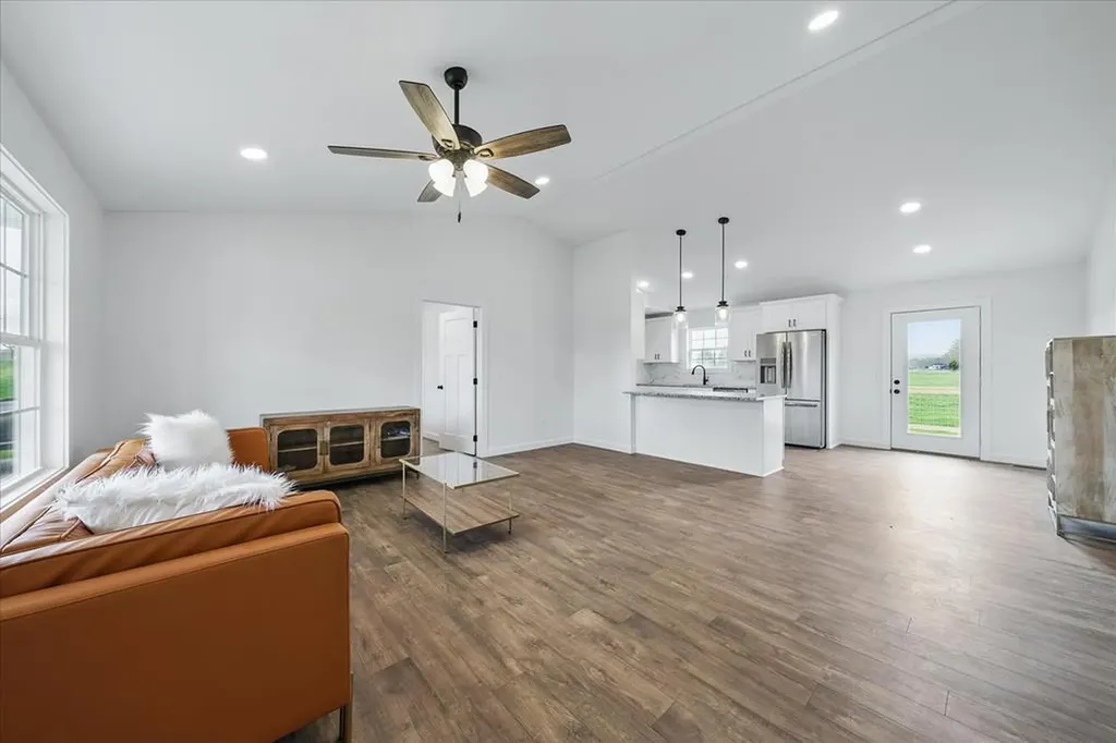 3320 Mcminnville Highway Sparta TN 38583