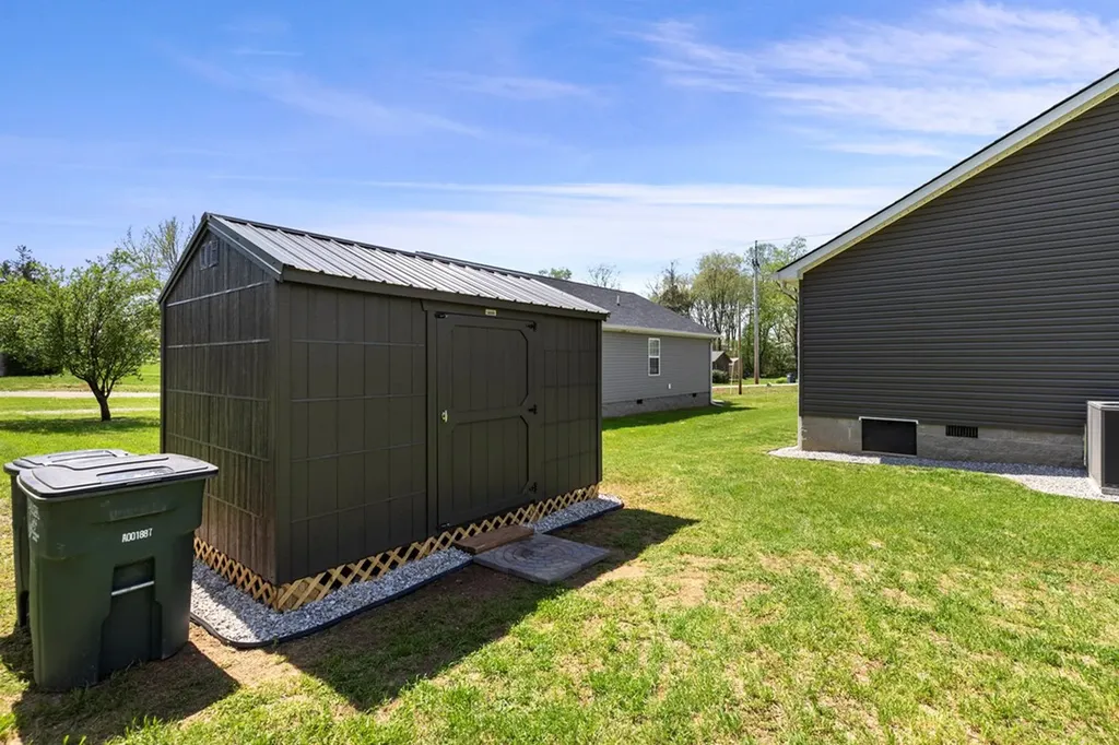 302 Leon Drive Sparta TN 38583