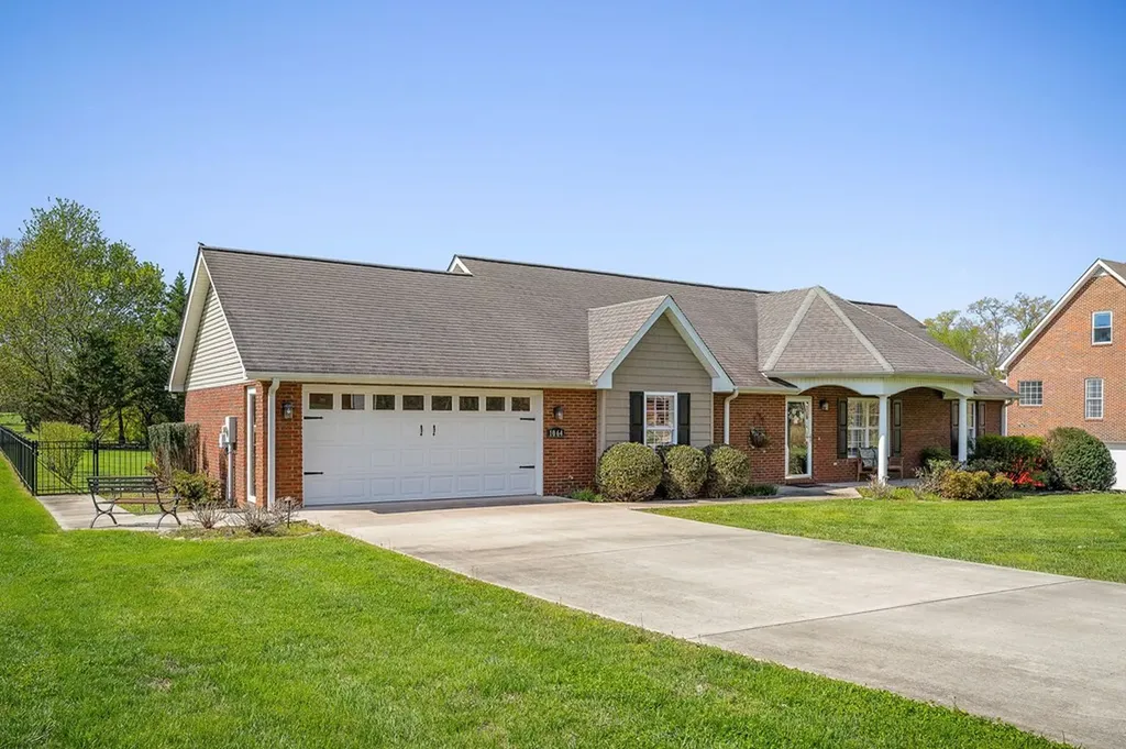 1064 Heathwood West Cookeville TN 38506