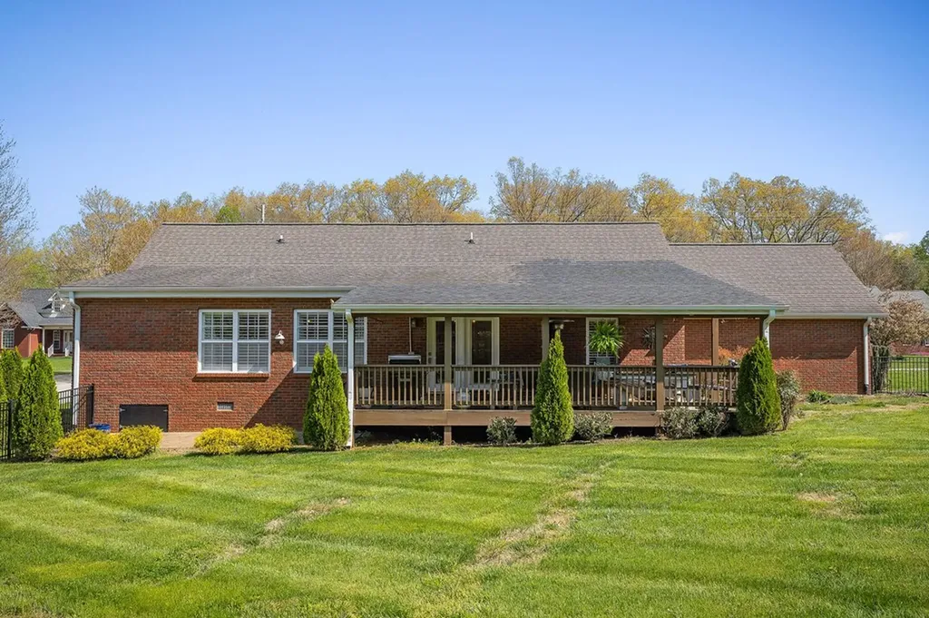 1064 Heathwood West Cookeville TN 38506