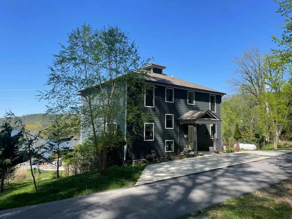 429 Floating Mill Lane Silver Point TN 38582