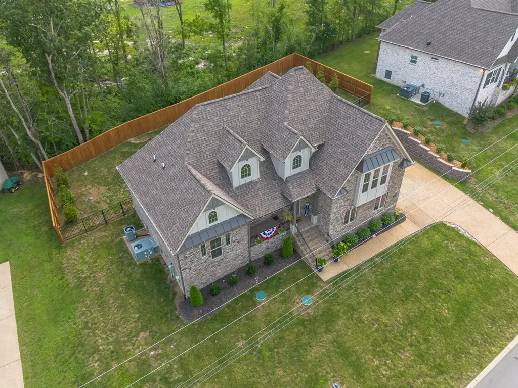 1023 C P Stewart Boulevard Lebanon TN 37087