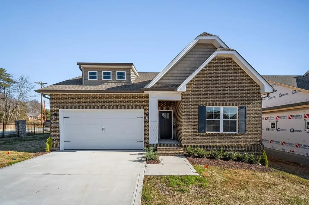 1300 Kensington Circle Cookeville TN 38501