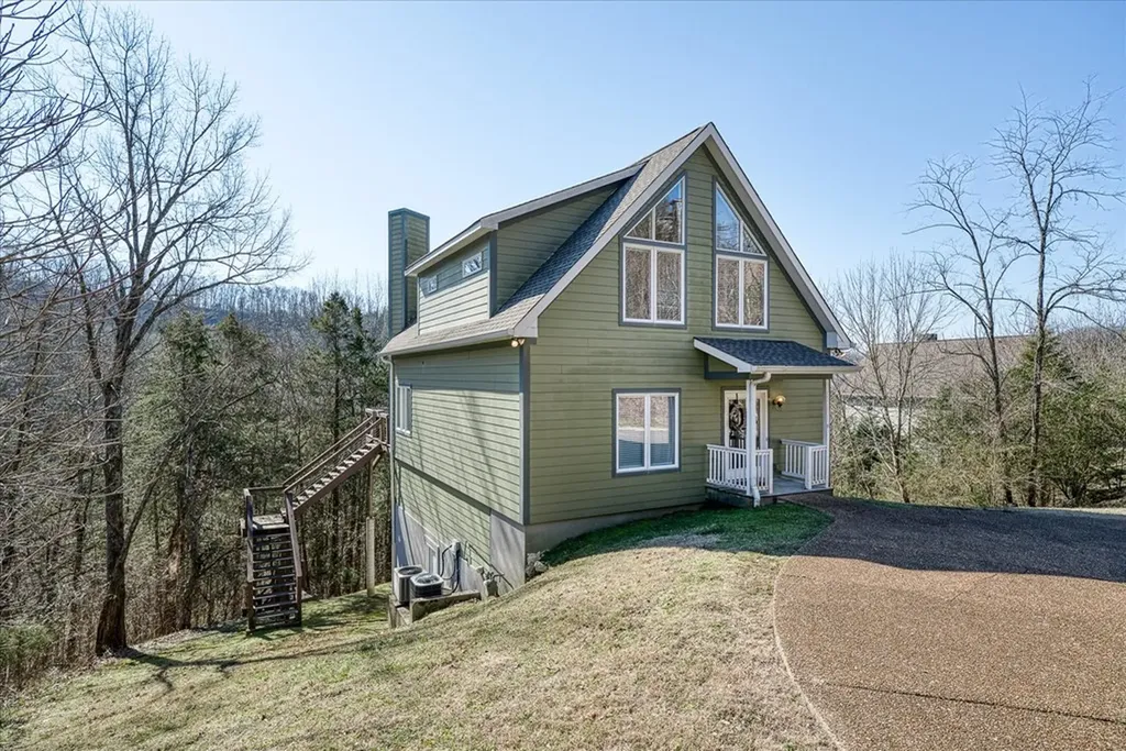 300 Sandgate Drive Smithville TN 37166
