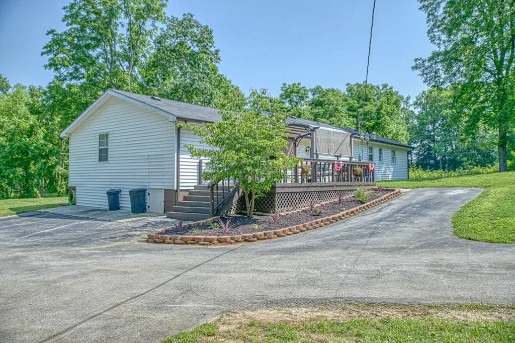 1236 Swamp Road Sparta TN 38583