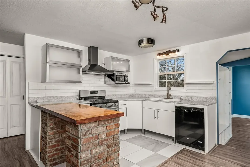 319 4th Avenue S Baxter TN 38544