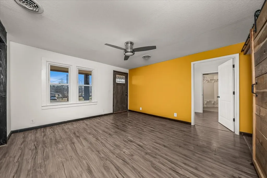 319 4th Avenue S Baxter TN 38544