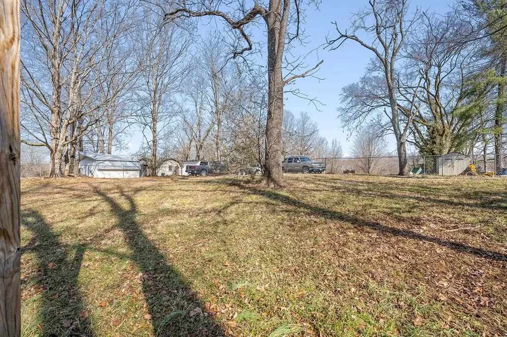 210 N 2nd Avenue Algood TN 38506