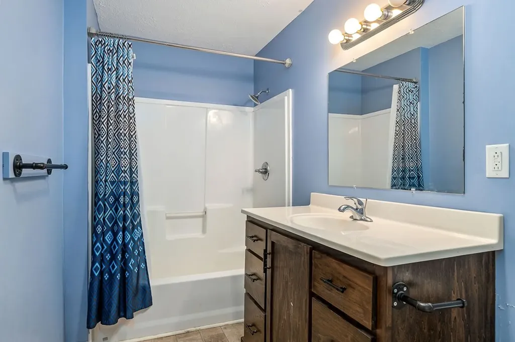 210 N 2nd Avenue Algood TN 38506