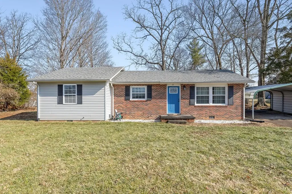 210 N 2nd Avenue Algood TN 38506