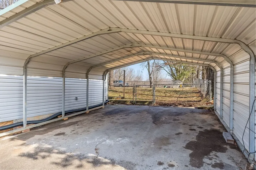 210 N 2nd Avenue Algood TN 38506