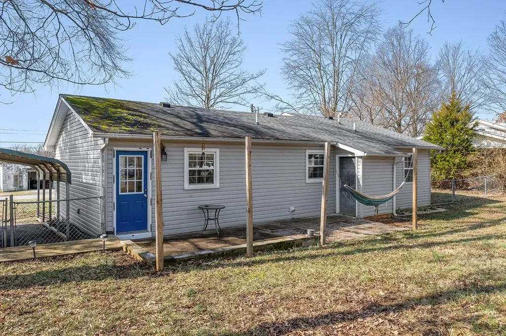 210 N 2nd Avenue Algood TN 38506