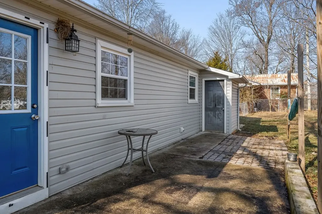 210 N 2nd Avenue Algood TN 38506